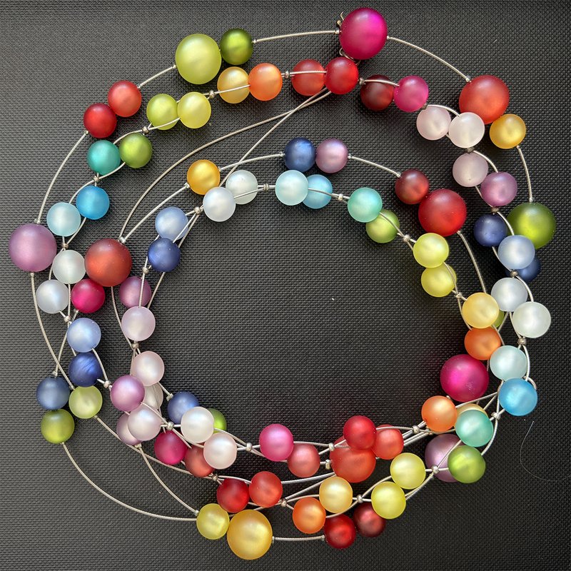 Baubles necklace — colorful resin beads